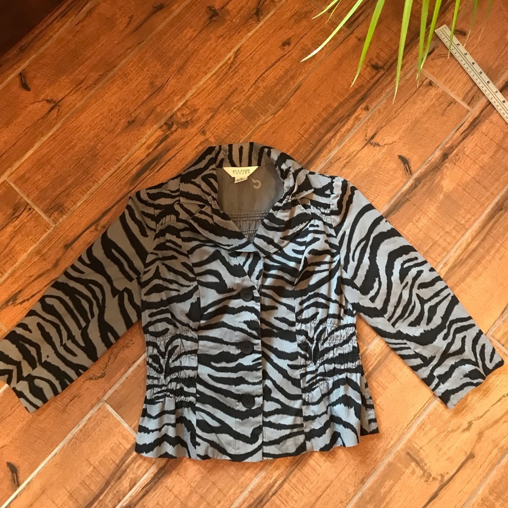 Allison Taylor Size M 3 Button Jacket Zebra‎ #2170